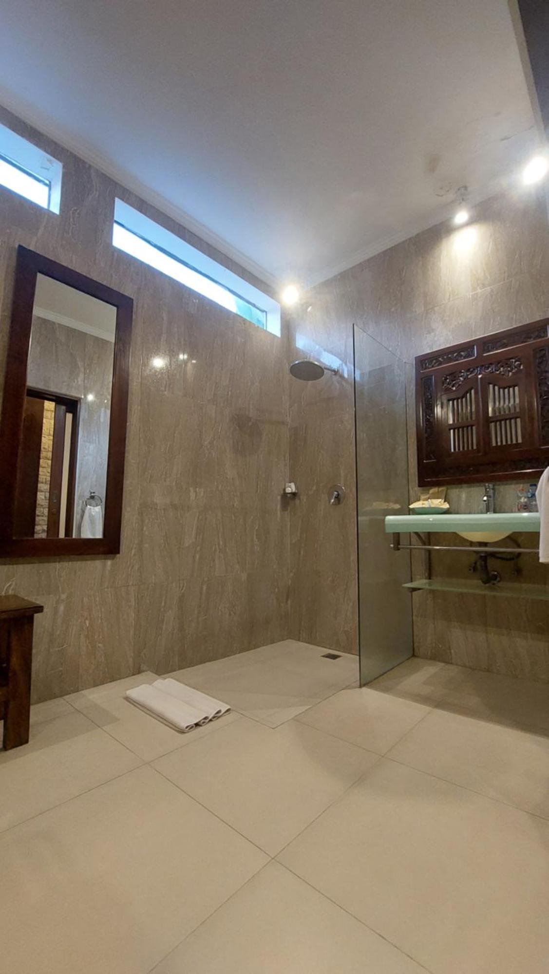 Villa Heliconia Seminyak  Ruang foto