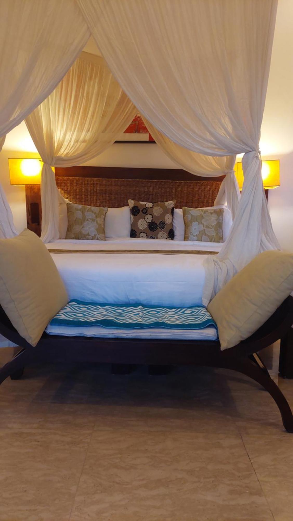 Villa Heliconia Seminyak  Ruang foto