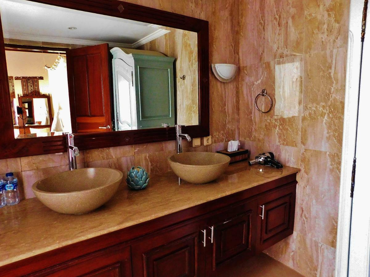 Villa Heliconia Seminyak  Bagian luar foto